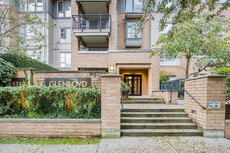 212 5740 TORONTO ROAD - photo 2 of 33