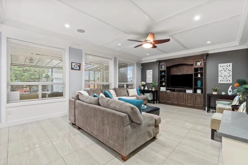 8852 118 STREET - photo 3 of 25