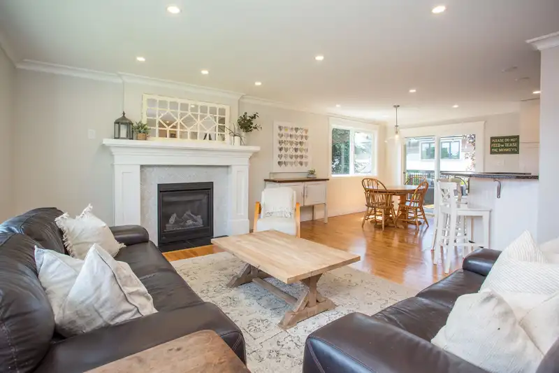 14256 PARK AVENUE - photo 2 of 36