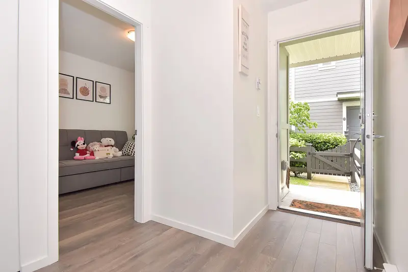 39 15850 85 AVENUE - photo 3 of 20