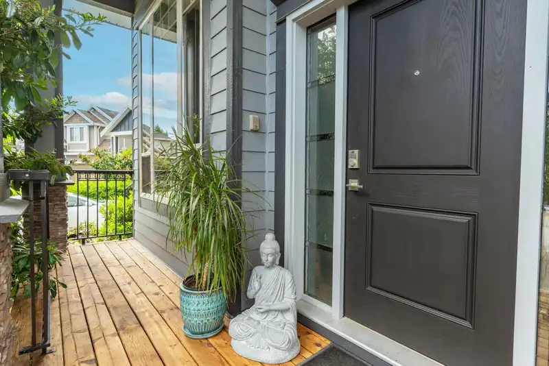 17187 64A AVENUE - photo 4 of 35