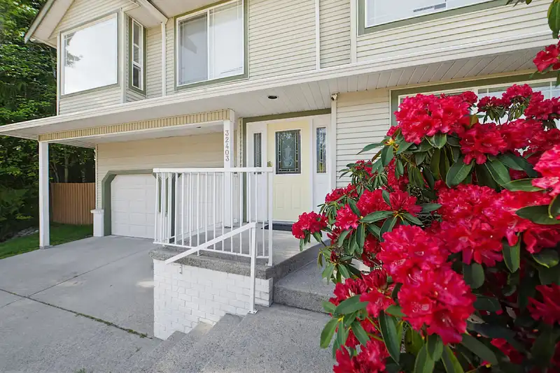 32403 BEST AVENUE - photo 2 of 40