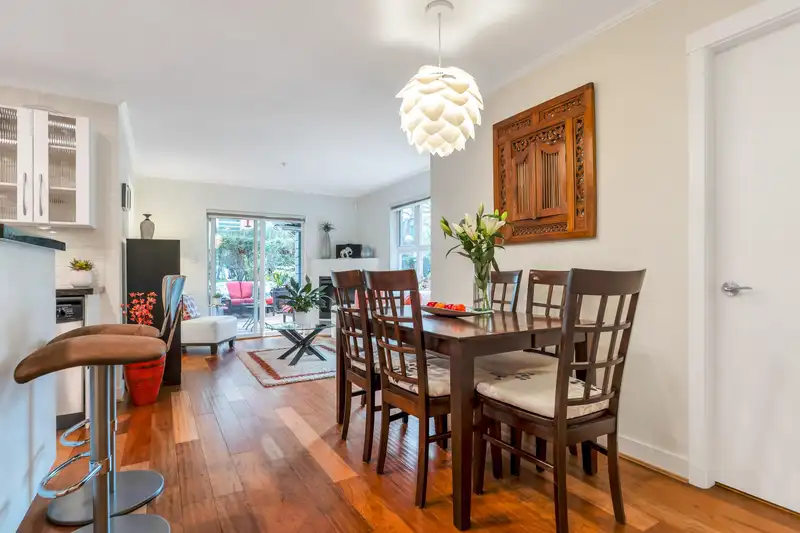 102 736 W 14TH AVENUE - photo 4 of 38