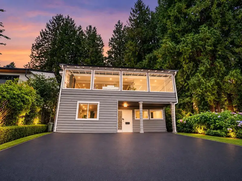 3570 LONSDALE AVENUE - photo 1 of 40
