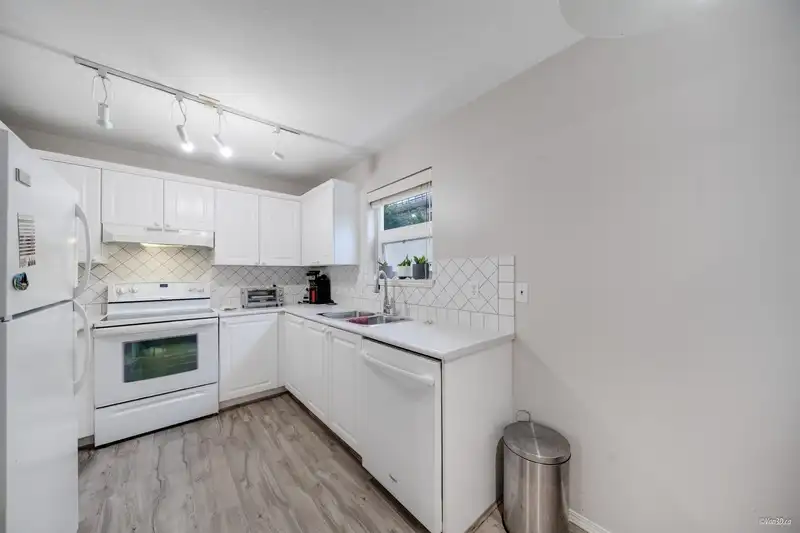 118 8142 120A STREET - photo 3 of 8