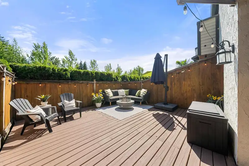 18 220 E 11TH STREET - photo 2 of 40