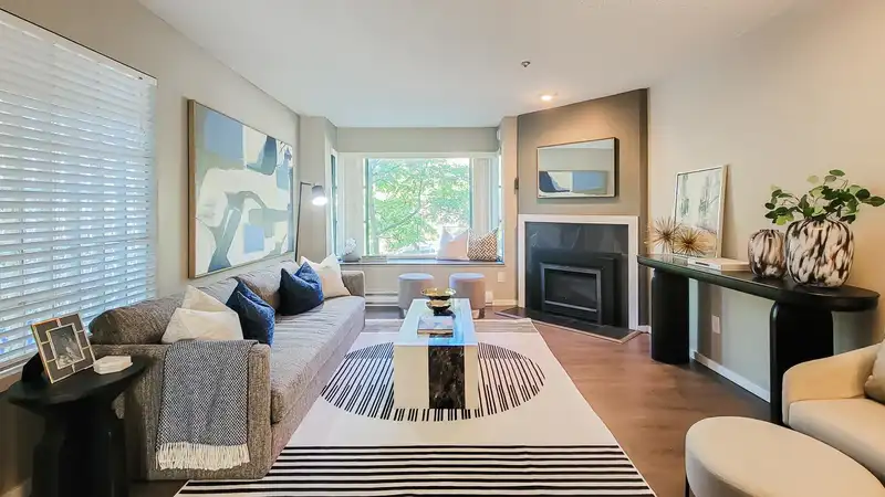 3167 LAUREL STREET - photo 3 of 32