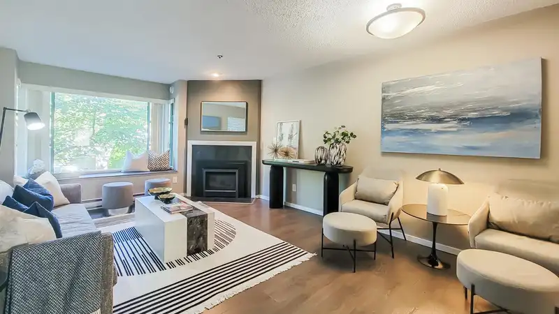 3167 LAUREL STREET - photo 4 of 32