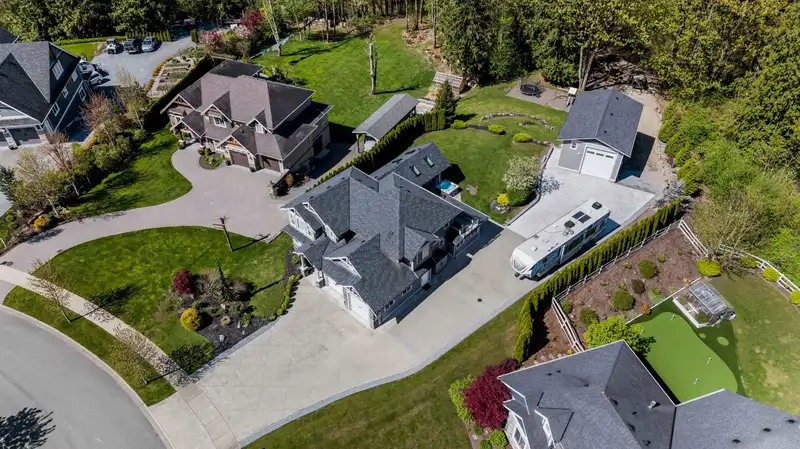 10427 WOODROSE PLACE - photo 2 of 39