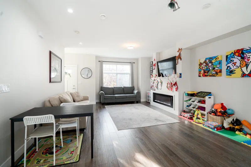 57 14541 WINTER CRESCENT - photo 2 of 25