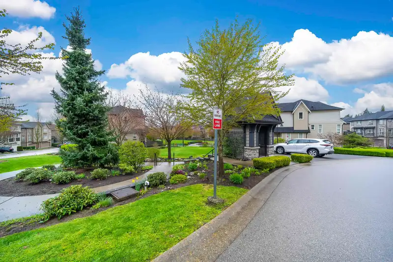 79 10489 DELSOM CRESCENT - photo 4 of 29