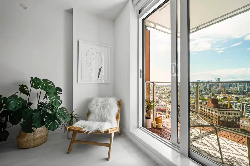 1911 285 E 10TH AVENUE - photo 4 of 25