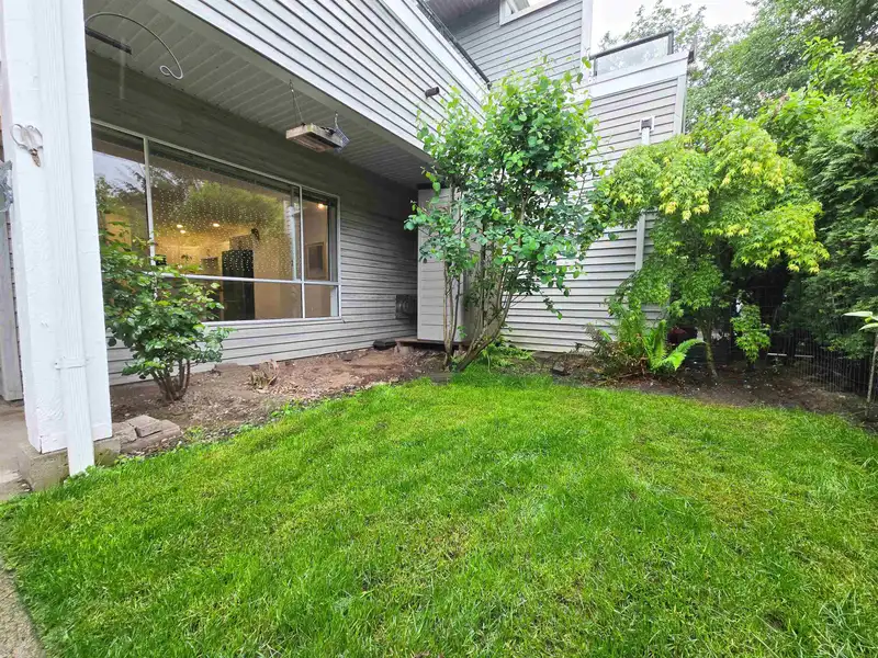 2 13660 84 AVENUE - photo 3 of 38