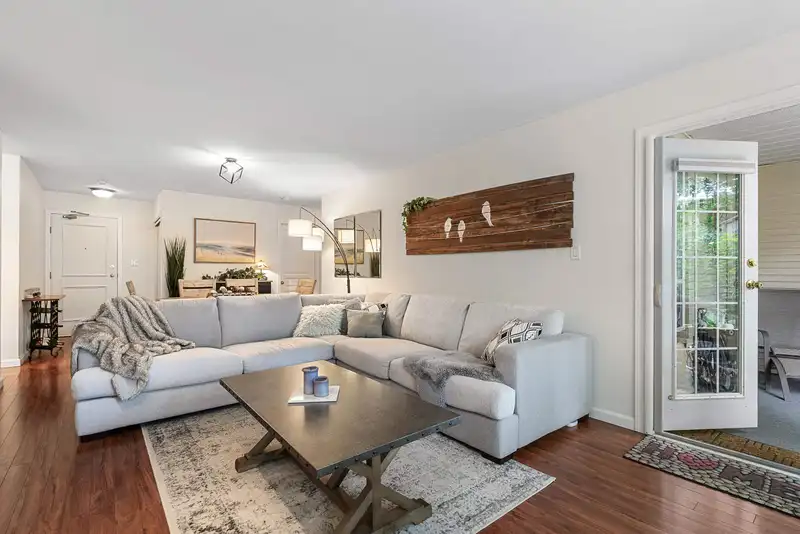 112 6363 121 STREET - photo 3 of 14