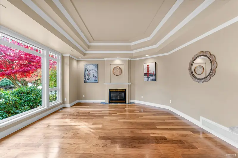 13681 21 AVENUE - photo 2 of 25