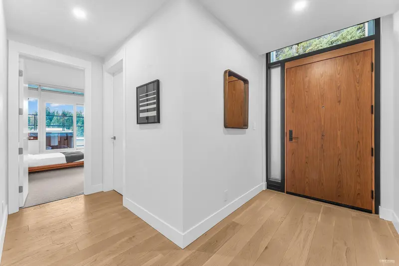 1002 6707 NELSON AVENUE - photo 2 of 20