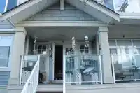 205 15621 MARINE DRIVE - thumbnail 2
