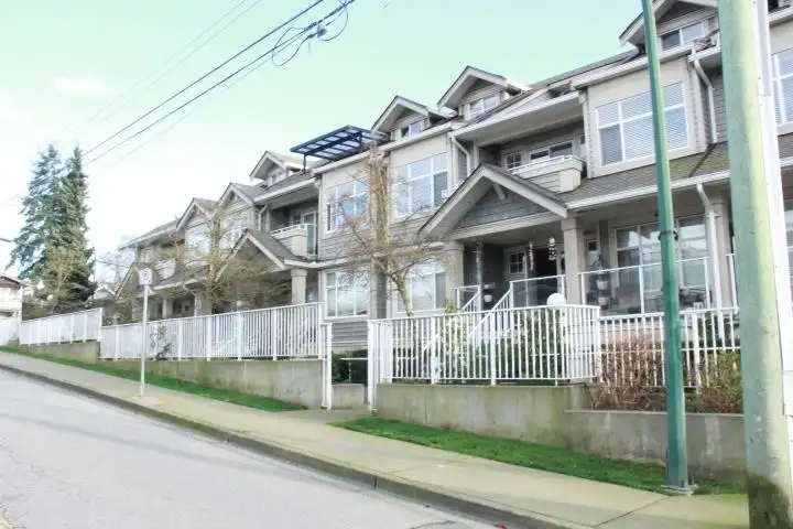 205 15621 MARINE DRIVE - photo 4 of 27