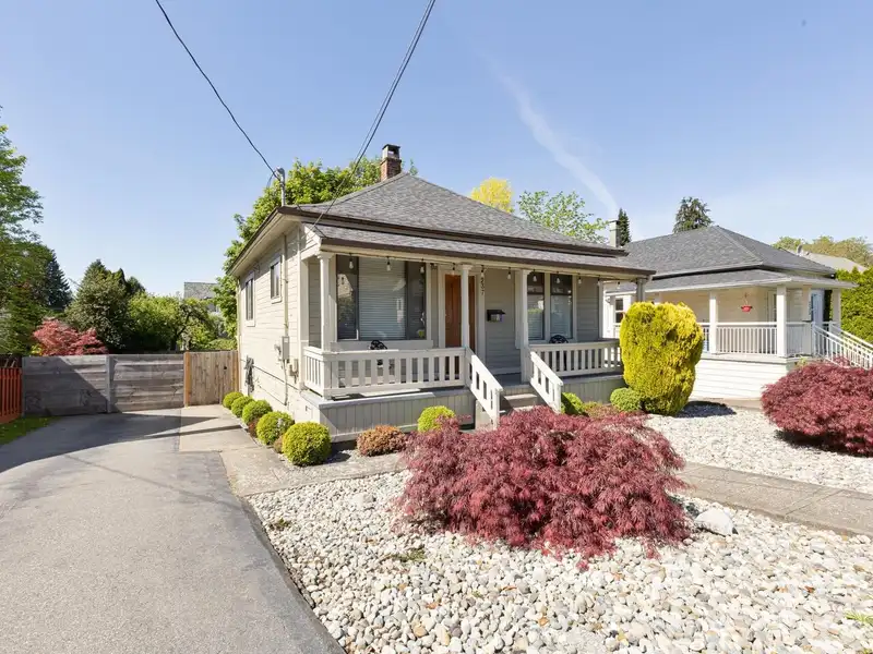 237 PRINCESS STREET - photo 3 of 40