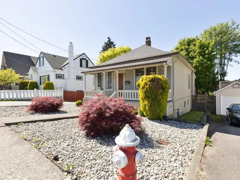 237 PRINCESS STREET - photo 4 of 40