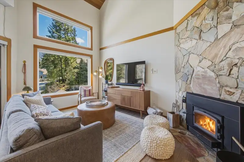32 6127 EAGLE RIDGE CRESCENT - photo 1 of 33