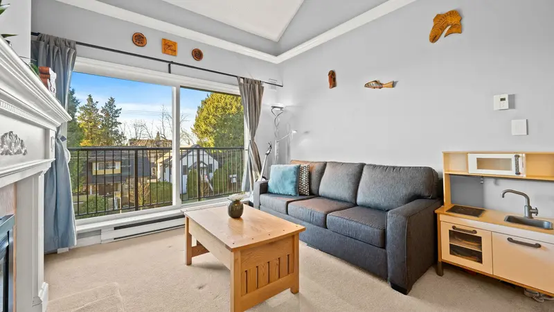 302 620 BLACKFORD STREET - photo 4 of 25