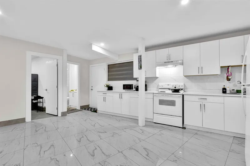 12943 112 AVENUE - photo 4 of 25