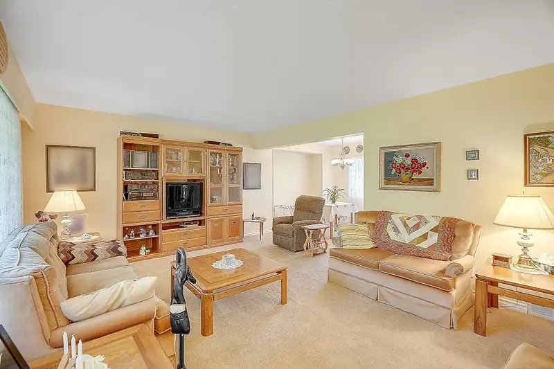 10970 JAY CRESCENT - photo 3 of 38