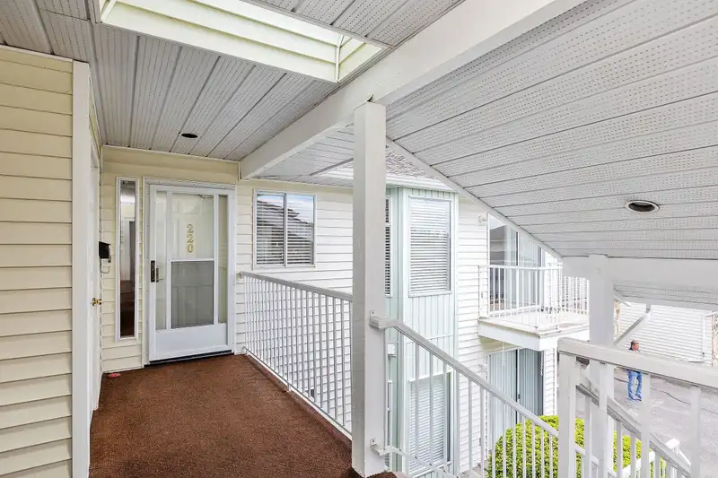 220 7156 121 STREET - photo 3 of 30