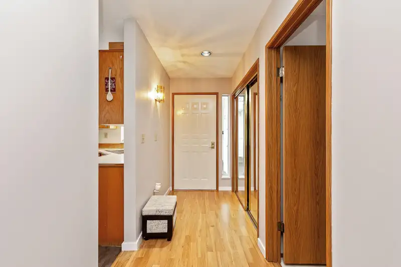 220 7156 121 STREET - photo 4 of 30