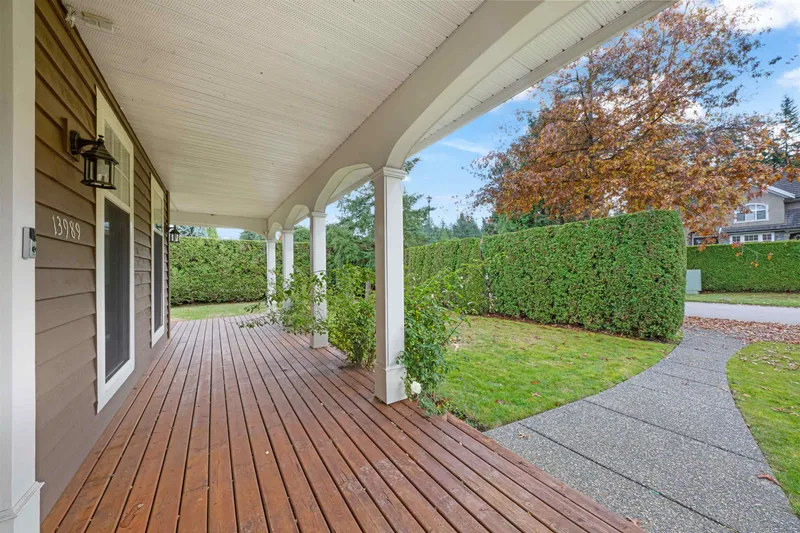 13989 29 AVENUE - photo 4 of 25