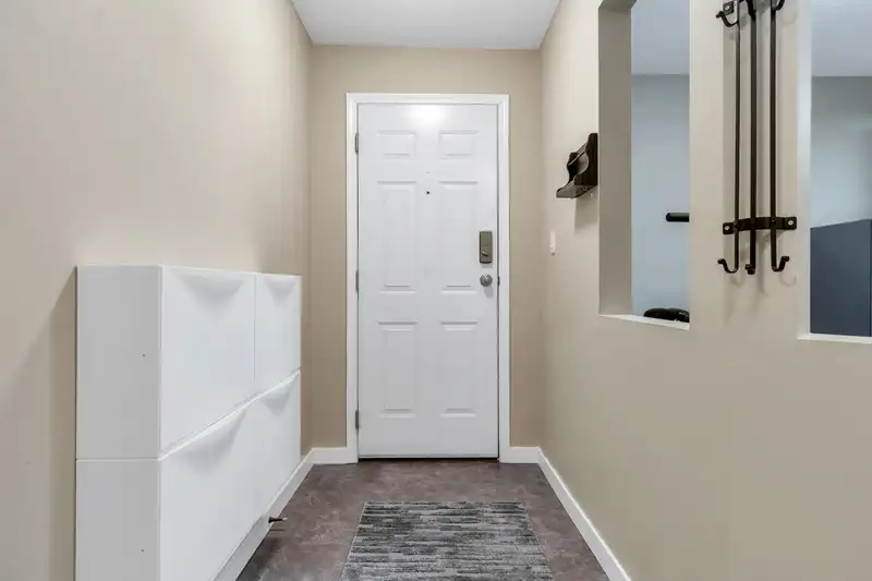 203 19835 64 AVENUE - photo 3 of 29