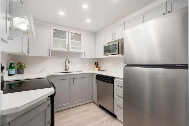 1402 13383 108 AVENUE - photo 3 of 34