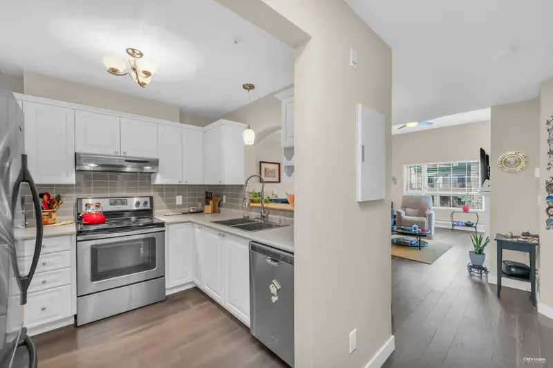 403 2970 PRINCESS CRESCENT - photo 4 of 25