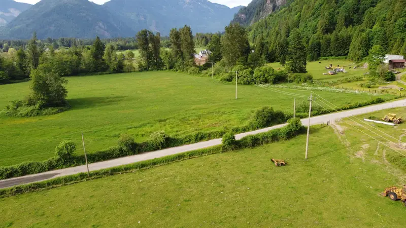 58661 DENT ROAD - photo 2 of 7