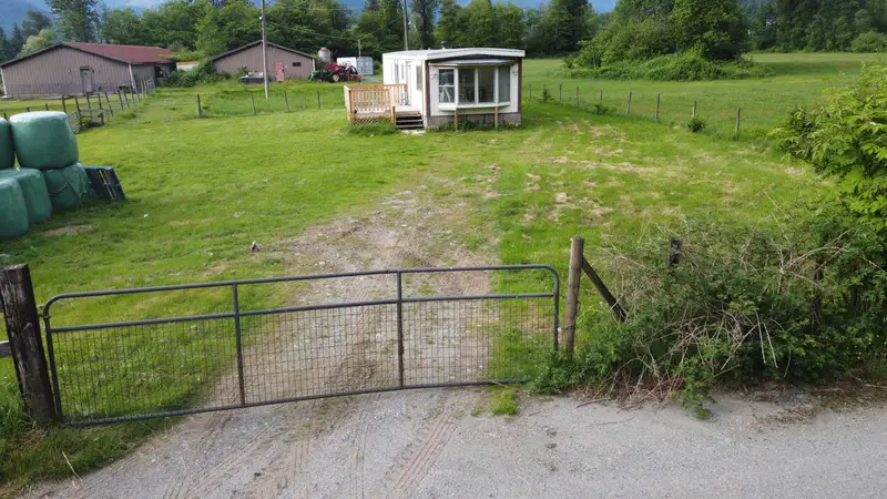 58661 DENT ROAD - photo 3 of 7