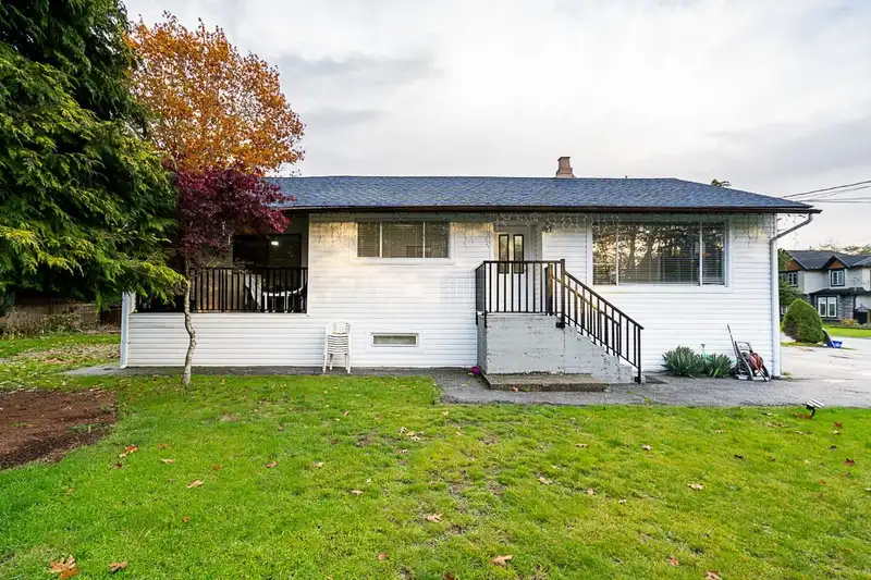 11205 78A AVENUE - photo 1 of 32