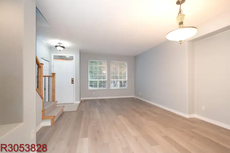 24105 102 AVENUE - photo 2 of 40