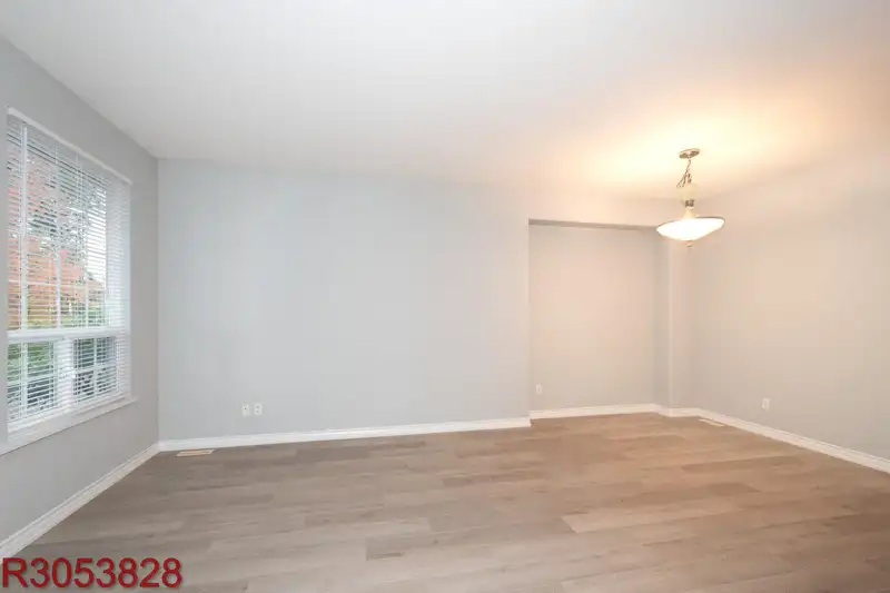 24105 102 AVENUE - photo 4 of 40
