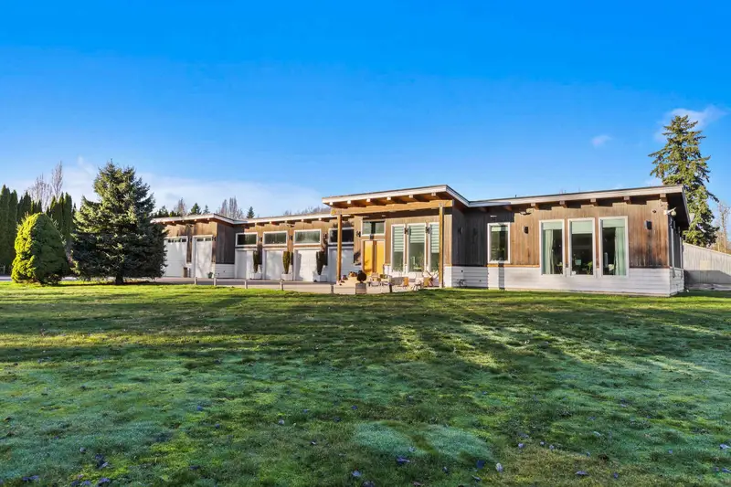 24509 36 AVENUE - photo 3 of 25