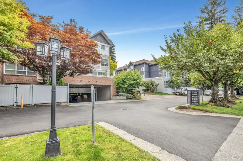 321 9688 148 STREET - photo 2 of 34