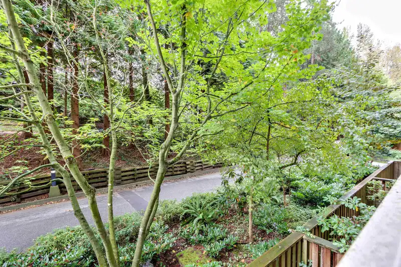 217 2012 FULLERTON AVENUE - photo 3 of 14