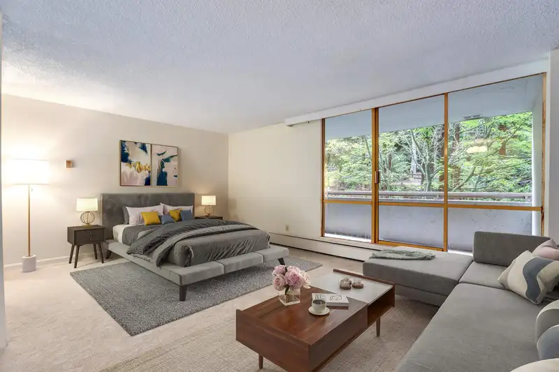 217 2012 FULLERTON AVENUE - photo 4 of 14