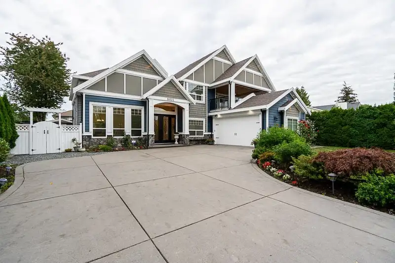 18523 60 AVENUE - photo 1 of 39
