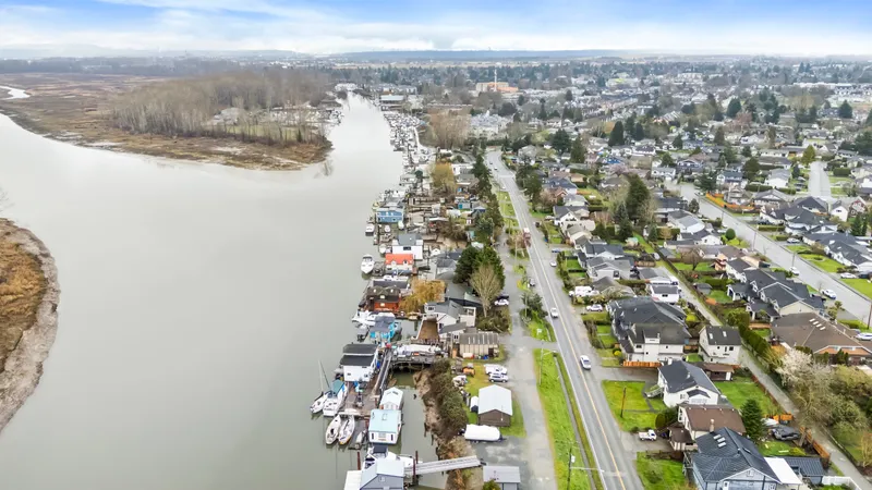 4505 W RIVER ROAD - photo 2 of 15