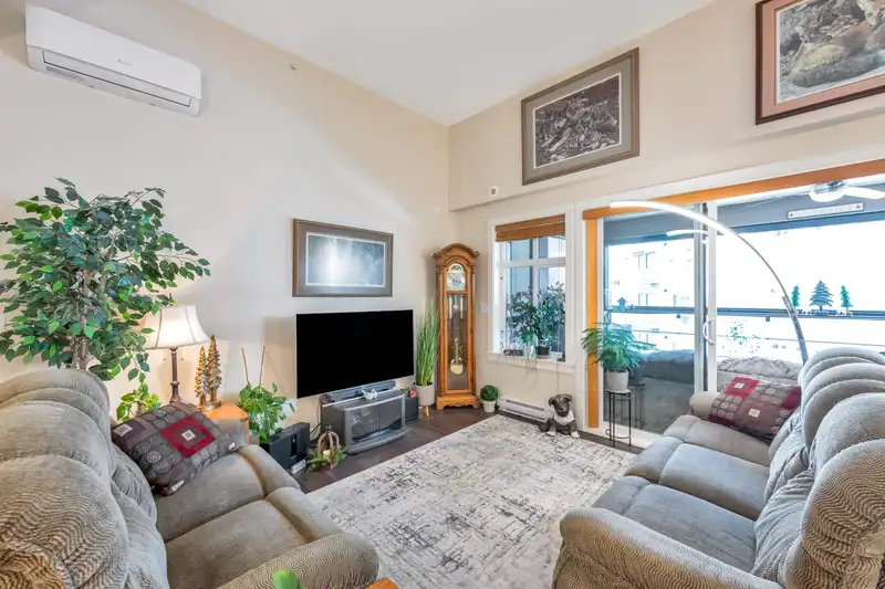 504 3535 146A STREET - photo 3 of 40