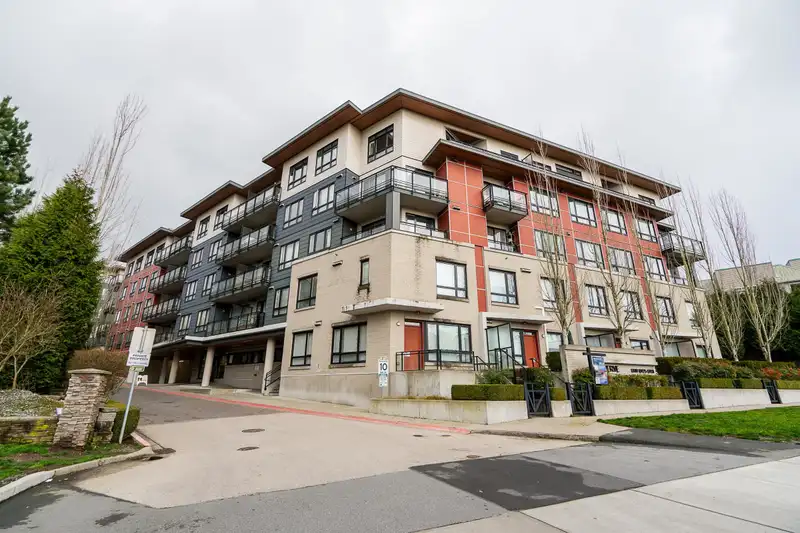 205 13931 FRASER HIGHWAY - photo 1 of 31