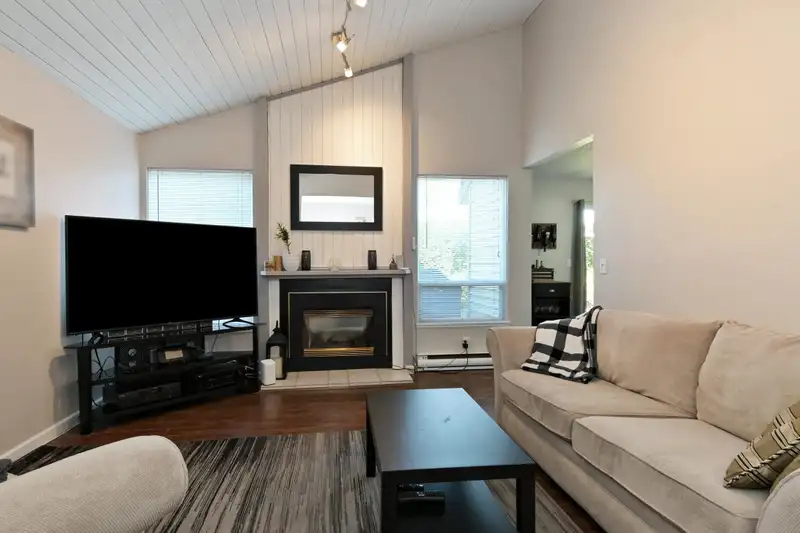 6290 W GREENSIDE DRIVE - photo 3 of 29