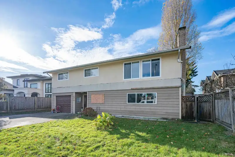 6419 AZURE ROAD - photo 3 of 6
