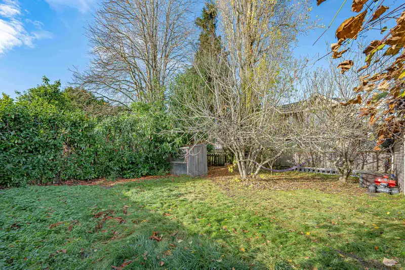 6419 AZURE ROAD - photo 4 of 6